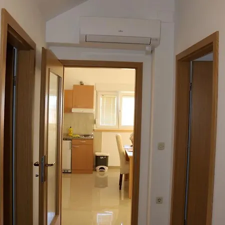 Toni Privlacka 32 * Zadar