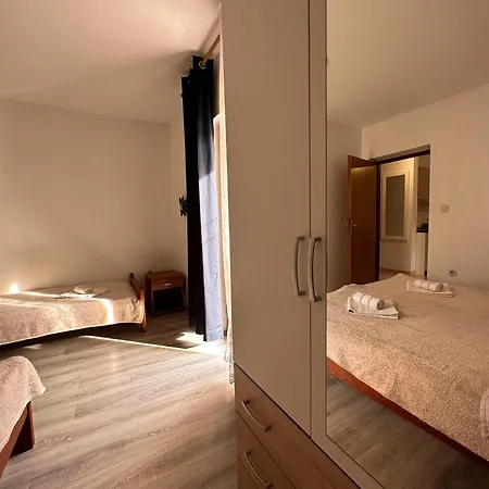 公寓 Toni Privlacka 32 扎达尔