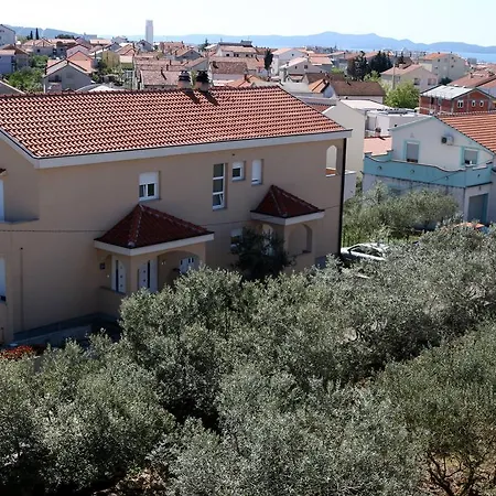 Toni Privlacka 32 公寓 扎达尔