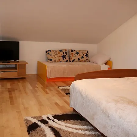 Apartment Toni Privlacka 32 *