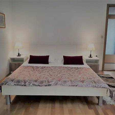 Apartment Toni Privlacka 32 *